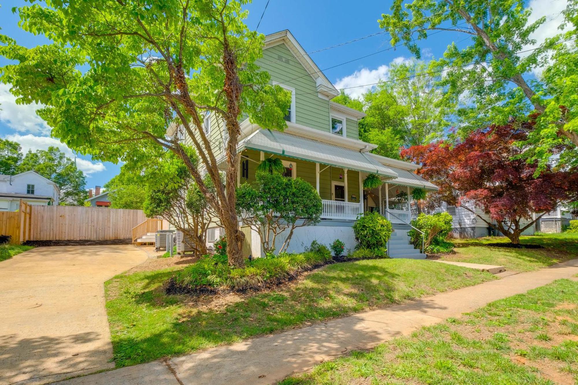 Large Lynchburg Family Home With Hot Tub 4 Mi To Lu エクステリア 写真